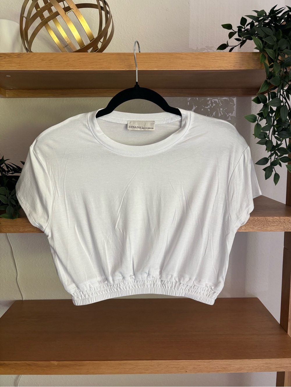 NWOT Zenana White Cropped Elastic-Hem Top